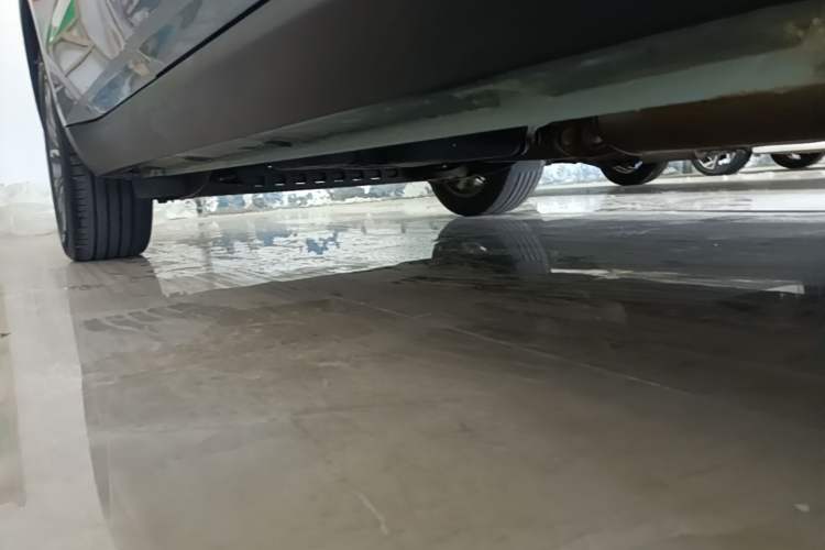 Used Geely Auto Jiajie 2021 1.8TD DCT Luxury Model Right Side Sill