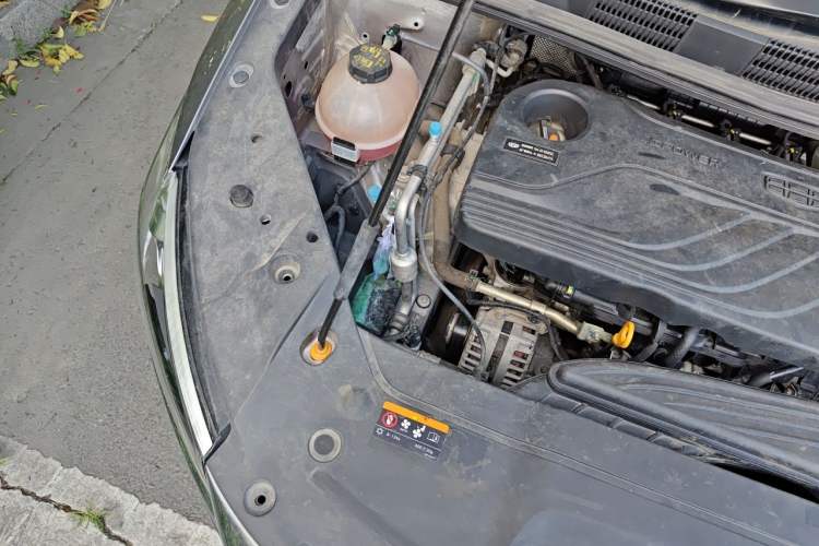Used Geely Auto Jiajie 2021 1.8TD DCT Luxury Model Engine Bay Right