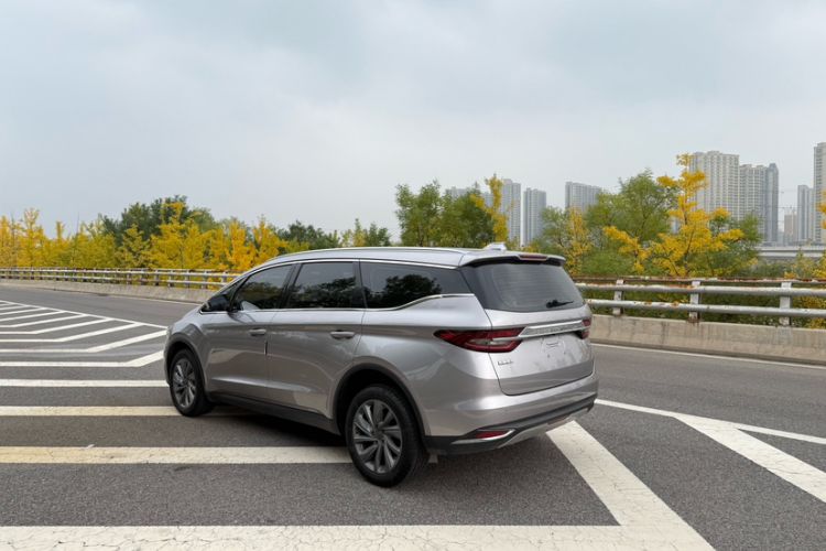 Used Geely Auto Jiajie 2021 1.8TD DCT Luxury Model Exterior 4