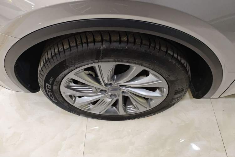 Used Geely Auto Jiajie 2021 1.8TD DCT Luxury Model Left Front Wheel Hub