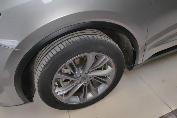 Used Geely Auto Jiajie 2021 1.8TD DCT Luxury Model Left Front Wheel Hub