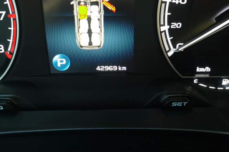 Used Geely Auto Jiajie 2021 1.8TD DCT Luxury Model Odometer Close Up