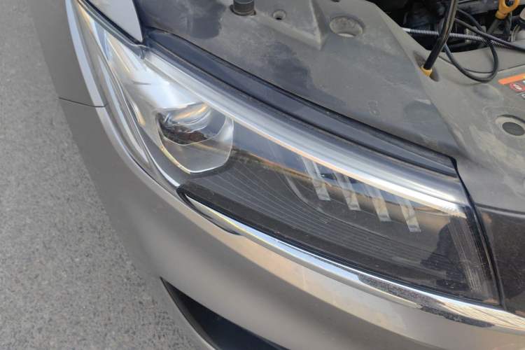 Used Geely Auto Jiajie 2021 1.8TD DCT Luxury Model Right Front Headlight