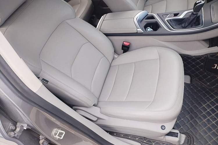 Used Geely Auto Jiajie 2021 Zhijing 1.5TD Manual Standard Model Right Front Seat