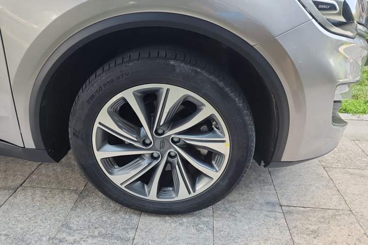 Used Geely Auto Jiajie 2021 Zhiqing 1.5TD DCT Luxury Model Right Front Wheel Hub