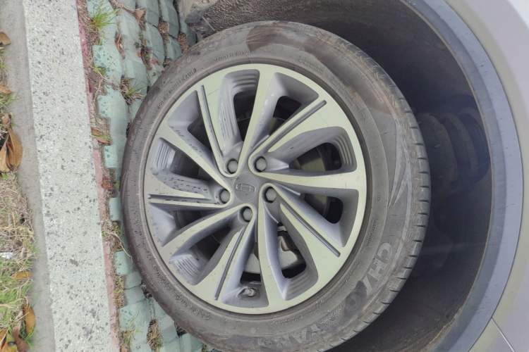 Used Geely Auto Jiajie 2021 Zhiqing 1.5TD DCT Luxury Model Right Front Wheel Hub