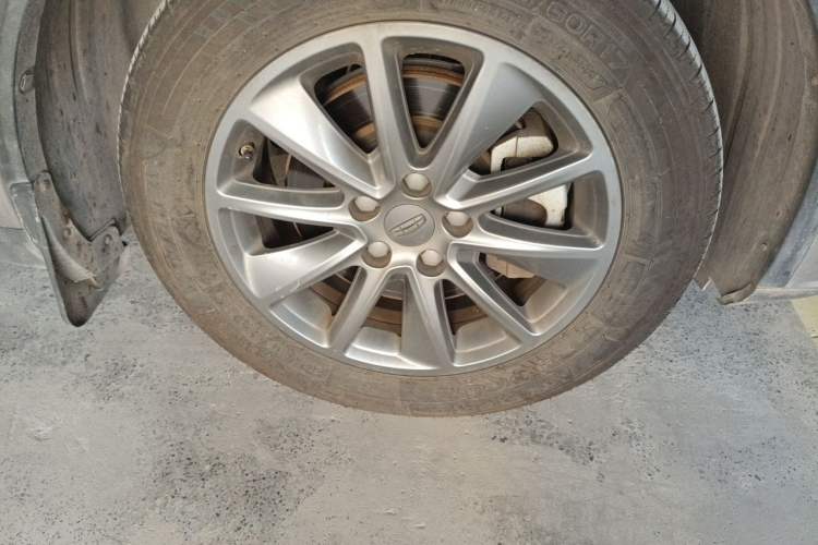 Used Geely Auto Jiajie 2021 1.8TD DCT Comfort Model Right Front Wheel Hub