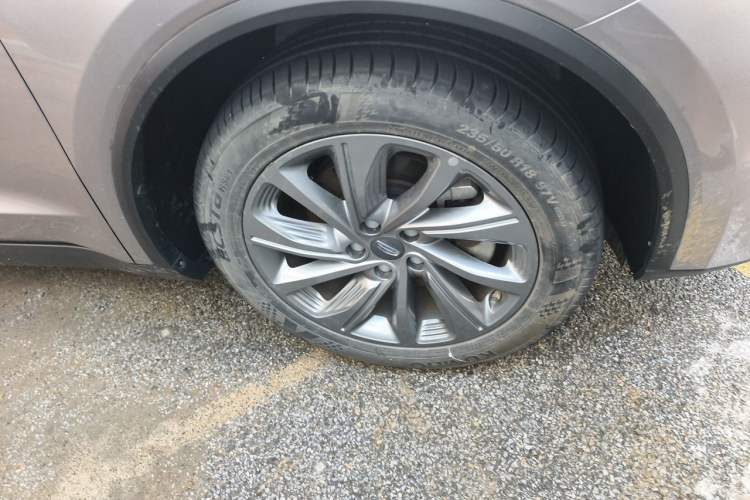 Used Geely Auto Jiajie 2021 1.8TD DCT Luxury Model Right Front Wheel Hub