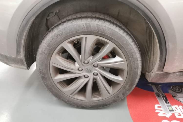 Used Geely Auto Jiajie 2021 1.8TD DCT Luxury Model Right Rear Wheel Hub