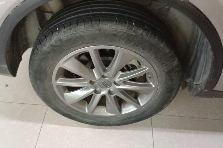 Used Geely Auto Jiajie 2021 1.8TD DCT Standard Edition Right Rear Wheel Hub