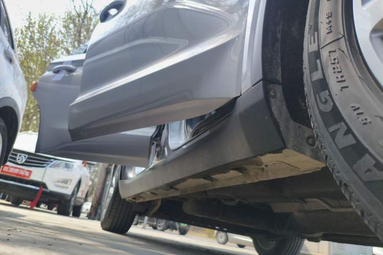 Used Geely Auto Jiajie 2021 Zhiqing 1.5TD DCT Luxury Model Right Side Sill