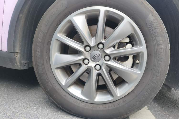 Used Geely Auto Jiajie 2021 1.8TD DCT Comfort Model Right Front Wheel Hub