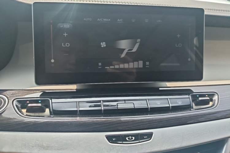 Used Geely Auto Jiajie 2021 1.8TD DCT Comfort Model Audio And AC Panel