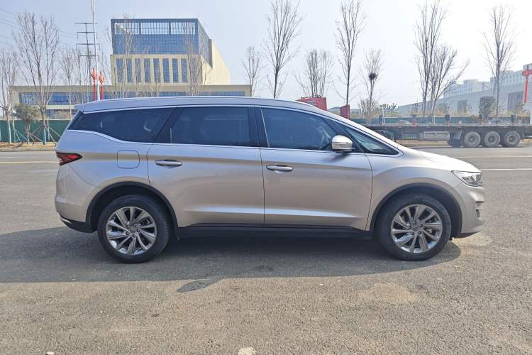 Used Geely Auto Jiajie 2021 1.8TD DCT Luxury Model Exterior 4