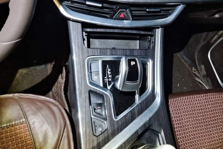 Used Geely Auto Jiajie 2021 1.8TD DCT Luxury Model Gear Lever