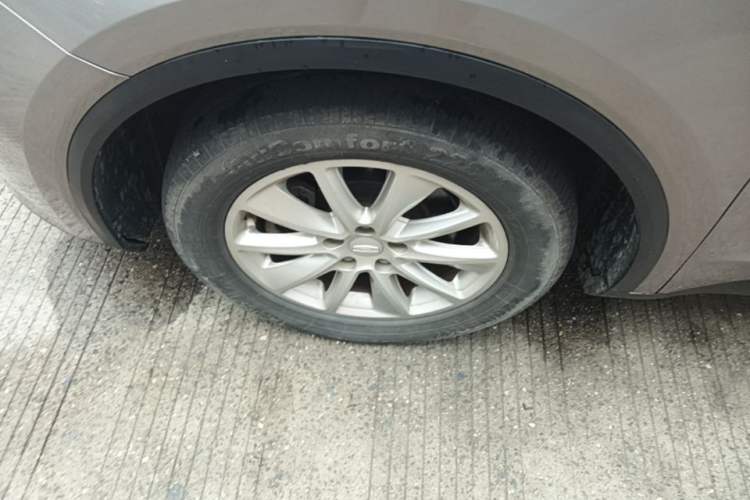 Used Geely Auto Jiajie 2021 1.8TD DCT Comfort Model Left Front Wheel Hub