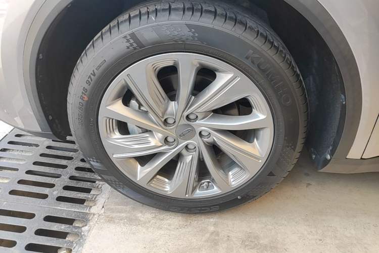 Used Geely Auto Jiajie 2021 1.8TD DCT Luxury Model Left Front Wheel Hub