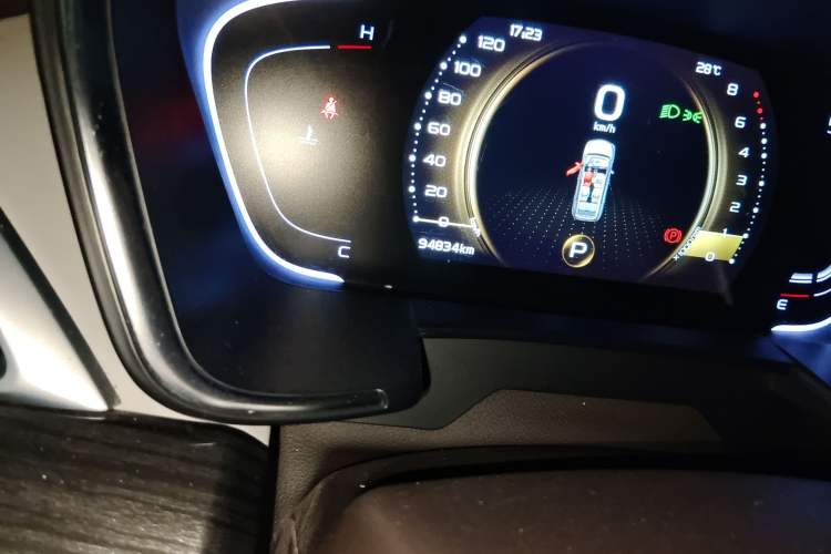 Used Geely Auto Jiajie 2021 1.8TD DCT Luxury Model Odometer Close Up