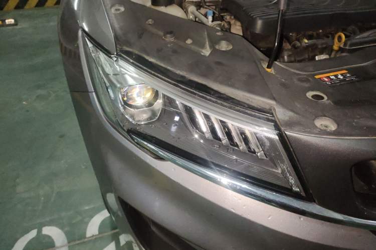 Used Geely Auto Jiajie 2021 1.8TD DCT Luxury Model Right Front Headlight