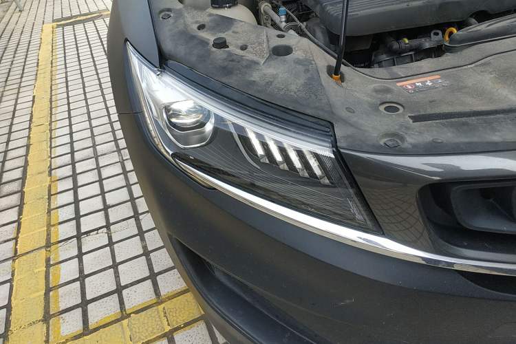 Used Geely Auto Jiajie 2021 1.8TD DCT Luxury Model Right Front Headlight