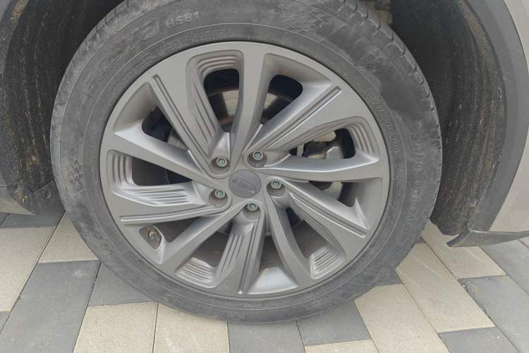 Used Geely Auto Jiajie 2021 1.8TD DCT Luxury Model Right Front Wheel Hub