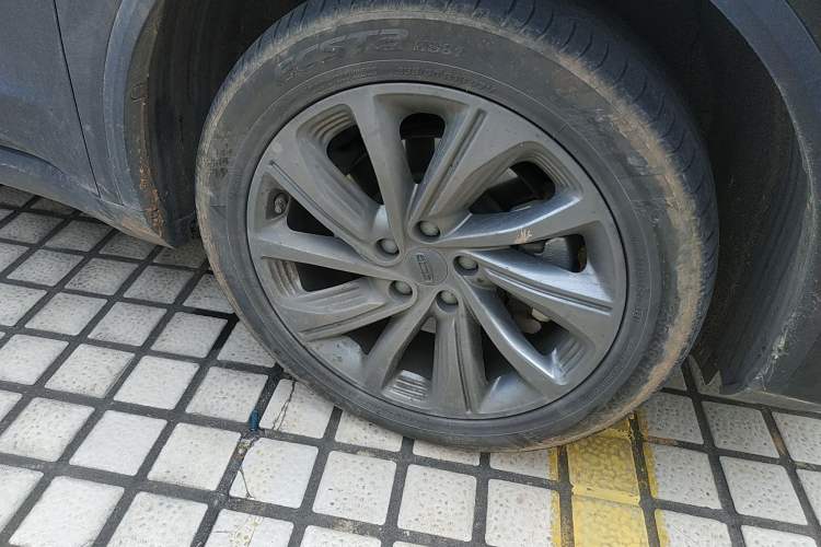 Used Geely Auto Jiajie 2021 1.8TD DCT Luxury Model Right Front Wheel Hub
