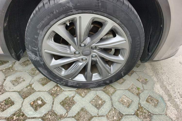 Used Geely Auto Jiajie 2021 1.8TD DCT Luxury Model Right Front Wheel Hub