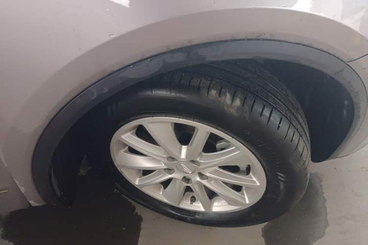 Used Geely Auto Jiajie 2021 1.8TD DCT Comfort Model Right Front Wheel Hub