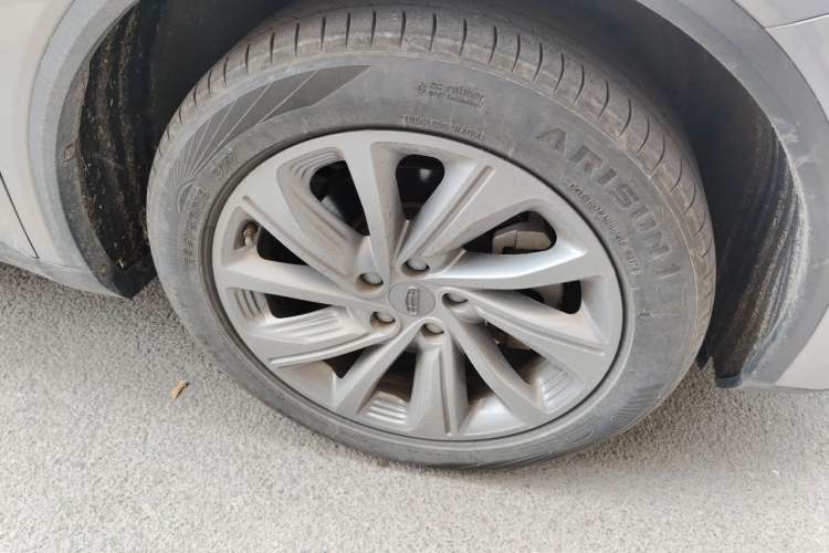 Used Geely Auto Jiajie 2021 1.8TD DCT Luxury Model Right Front Wheel Hub