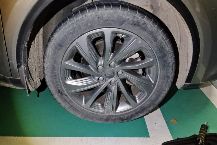 Used Geely Auto Jiajie 2021 1.8TD DCT Luxury Model Right Front Wheel Hub
