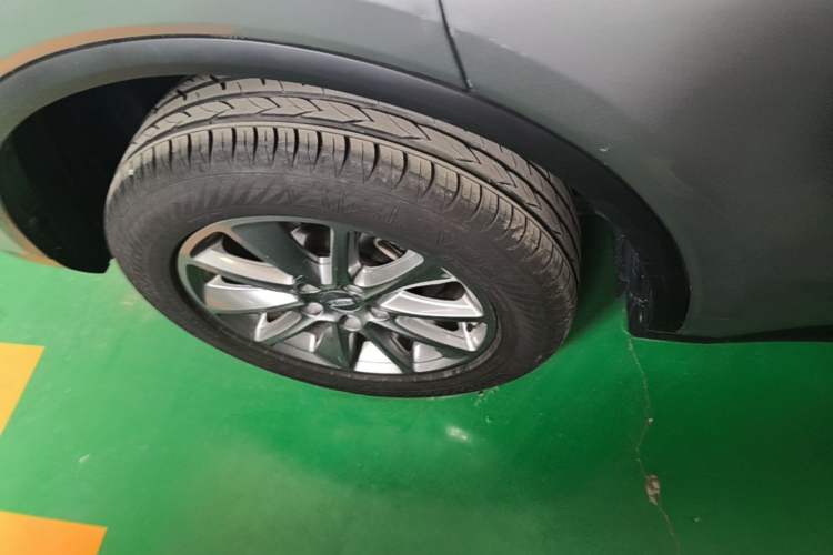 Used Geely Auto Jiajie 2021 1.8TD DCT Comfort Model Right Rear Wheel Hub