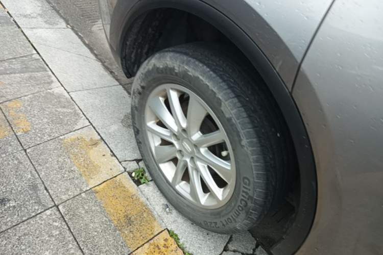 Used Geely Auto Jiajie 2021 1.8TD DCT Comfort Model Right Rear Wheel Hub