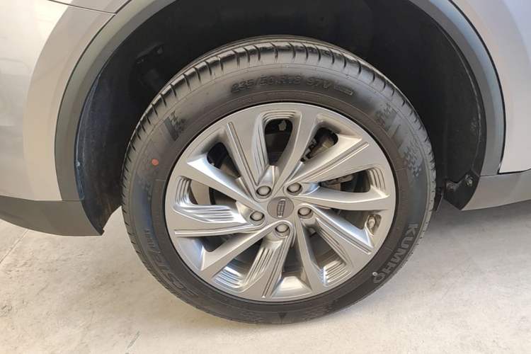 Used Geely Auto Jiajie 2021 1.8TD DCT Luxury Model Right Rear Wheel Hub