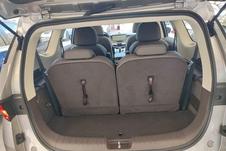 Used Geely Auto Jiajie 2021 1.8TD DCT Luxury Model Trunk