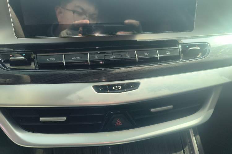 Used Geely Auto Jiajie 2021 1.8TD DCT Comfort Model Audio And AC Panel