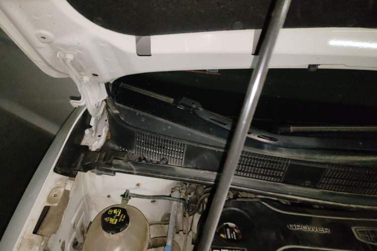 Used Geely Auto Jiajie 2021 1.8TD DCT Standard Edition Engine Bay Right