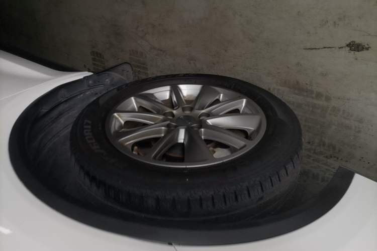 Used Geely Auto Jiajie 2021 1.8TD DCT Comfort Model Left Front Wheel Hub
