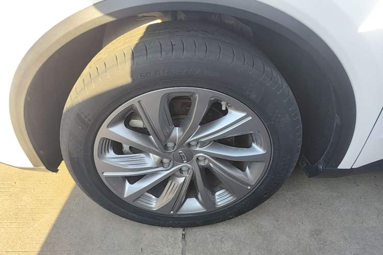 Used Geely Auto Jiajie 2021 1.8TD DCT Luxury Model Left Front Wheel Hub