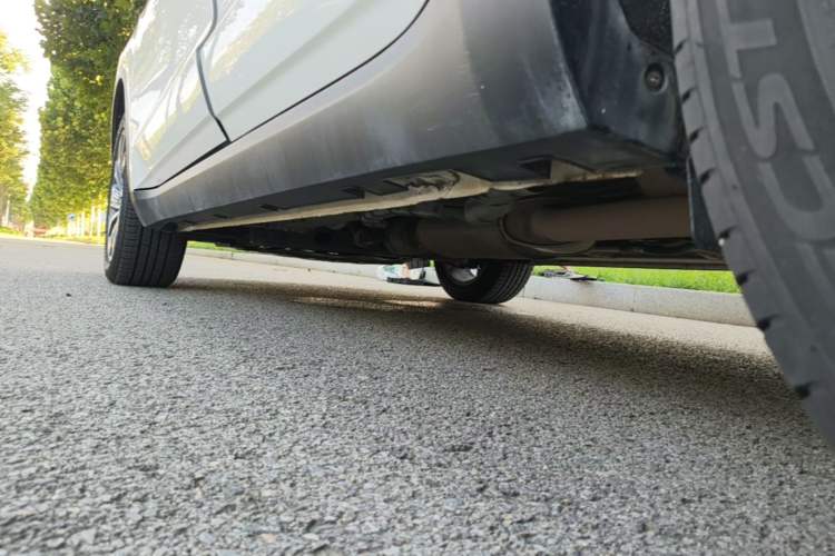Used Geely Auto Jiajie 2021 Zhiqing 1.5TD DCT Luxury Model Left Side Sill