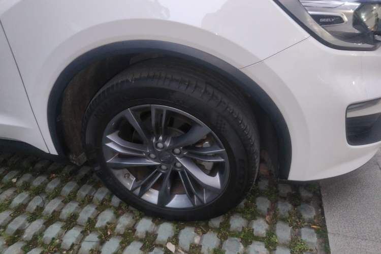 Used Geely Auto Jiajie 2021 1.8TD DCT Luxury Model Right Front Wheel Hub