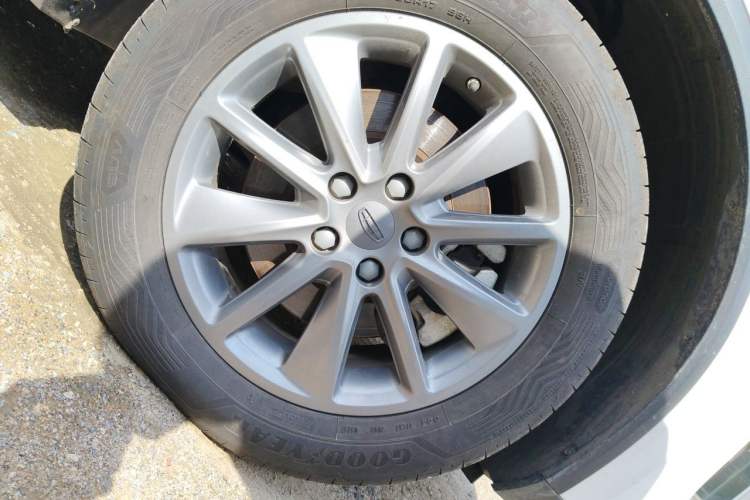 Used Geely Auto Jiajie 2021 1.8TD DCT Comfort Model Right Front Wheel Hub