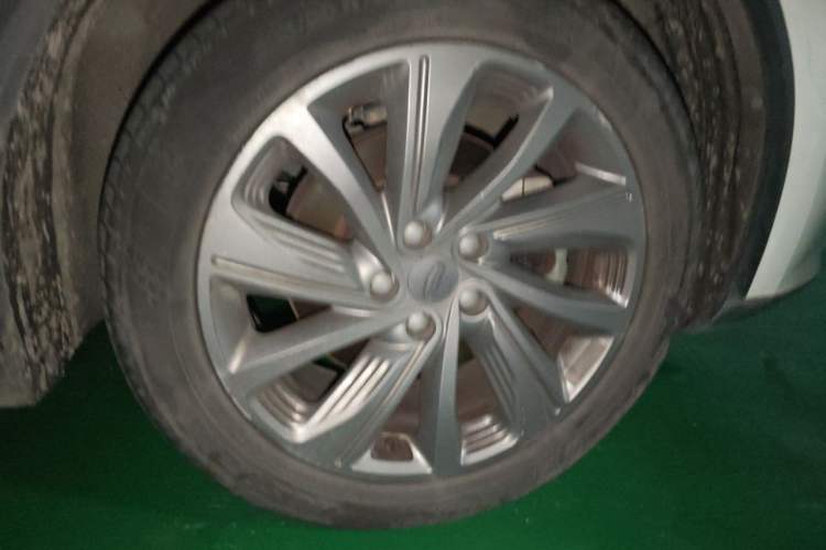 Used Geely Auto Jiajie 2021 1.8TD DCT Luxury Model Right Front Wheel Hub