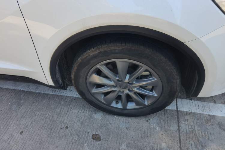 Used Geely Auto Jiajie 2021 1.8TD DCT Comfort Model Right Front Wheel Hub