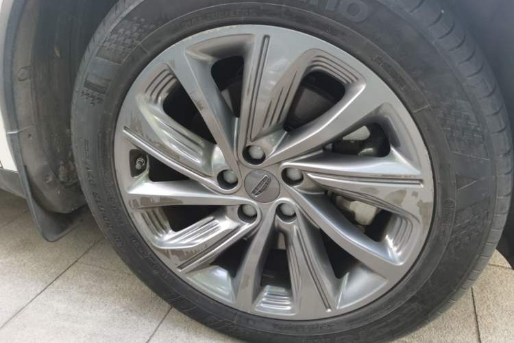 Used Geely Auto Jiajie 2021 1.8TD DCT Luxury Model Right Front Wheel Hub