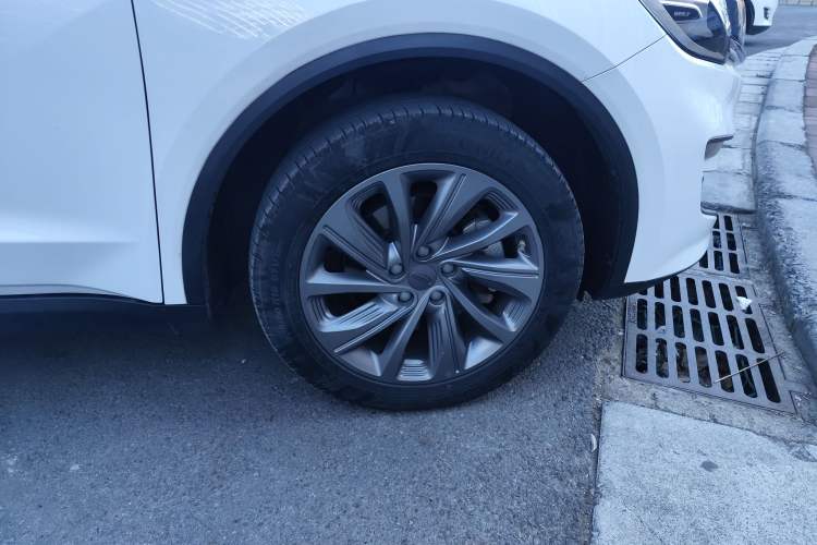 Used Geely Auto Jiajie 2021 1.8TD DCT Luxury Model Right Front Wheel Hub