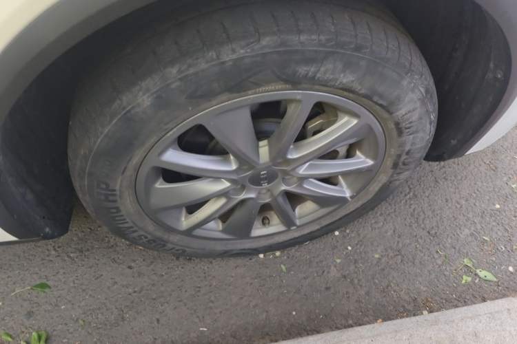 Used Geely Auto Jiajie 2021 1.8TD DCT Comfort Model Right Front Wheel Hub