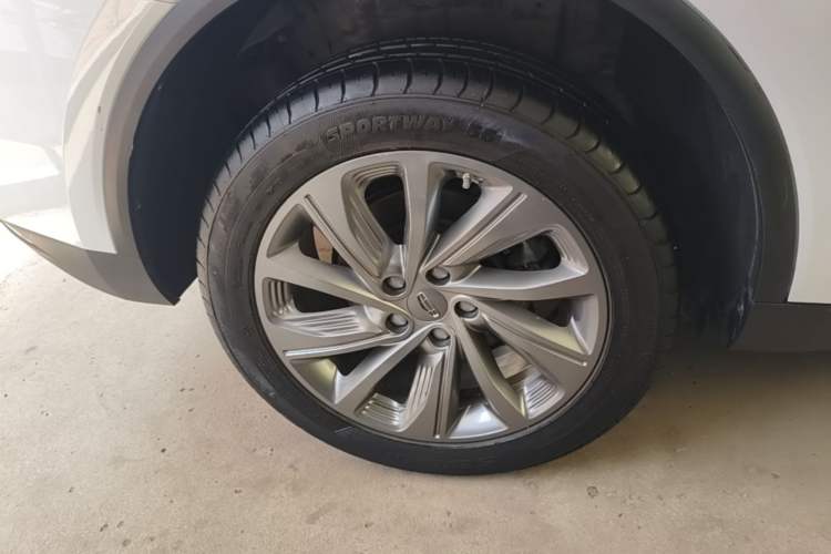 Used Geely Auto Jiajie 2021 1.8TD DCT Luxury Model Right Rear Wheel Hub