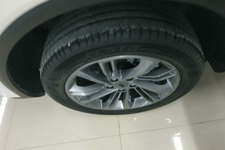 Used Geely Auto Jiajie 2021 1.8TD DCT Luxury Model Right Rear Wheel Hub