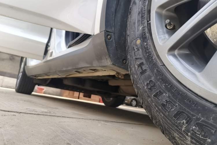 Used Geely Auto Jiajie 2021 1.8TD DCT Comfort Model Right Side Sill