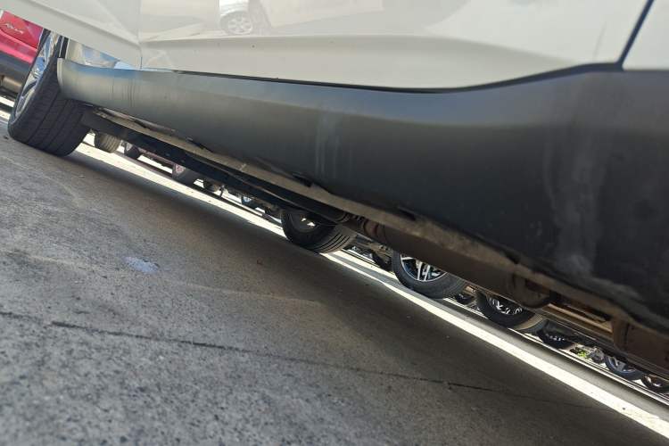 Used Geely Auto Jiajie 2021 1.8TD DCT Luxury Model Right Side Sill